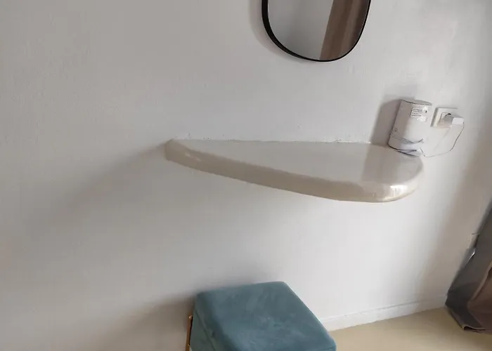 Diminutif Ll Adamantas (Milos)