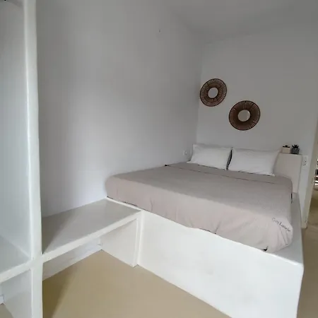 Diminutif 2 Apartment Adamantas (Milos)